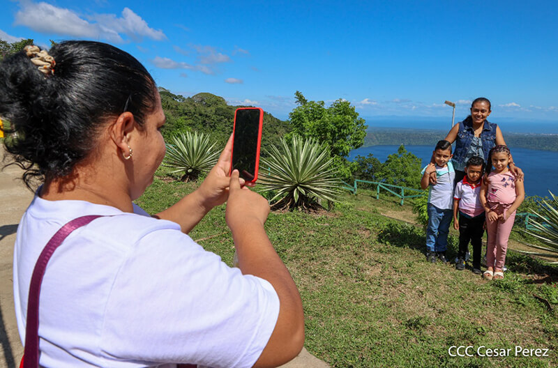 catarina-mirador-familias-nicaragua